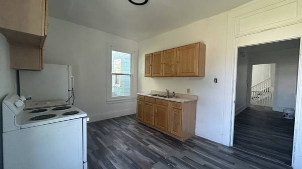 $1,800 / 3br - 1600ft2 - Bright & Spacious 3-Bedroom Apartment in the Heart of Evanston! (Cincinnati)63974332096131123