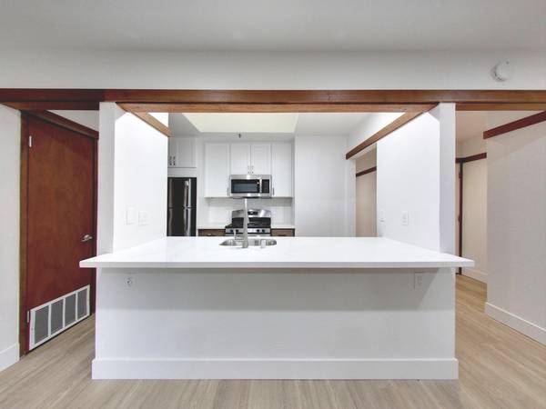 $2,344 / 1br - 648ft2 - Walk-in Closets, Modern Fitness Center, Wood Burning Fireplace (napa county)63682888357123124