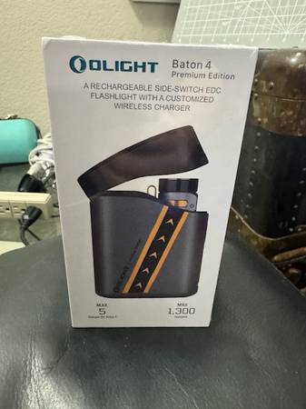 Olight Baton 4 Premium Fighter Pilot 1300 Lu Flashlight w/Charging Cas 1