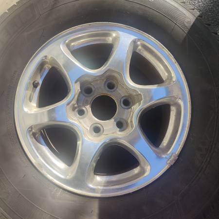 GM 17 inch wheels 1