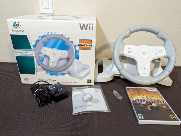 Wii Logitech Force Feedback Wheel with NFS Undercover Game 1