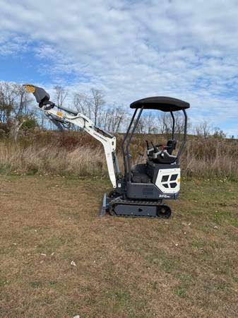Groundhog ZH14G Pro Mini Excavator 1