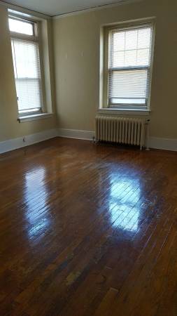 $3,170 / 3br - 1650ft2 - Large 3 Bed/2 Full Bath - Great location (Chapel West)64010164658305122