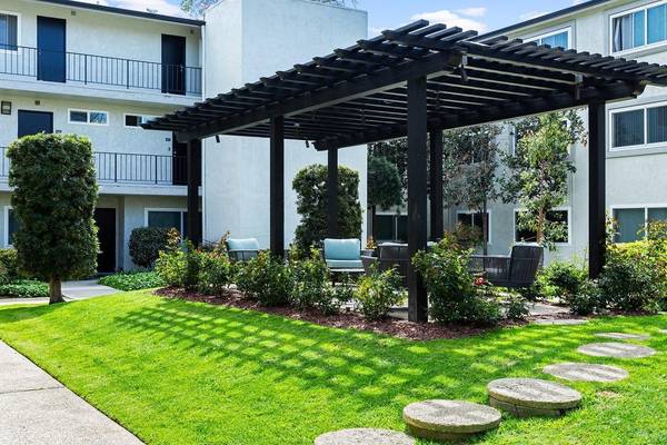 $3,288 / 2br - 1218ft2 - Tour Today - A Must See - Up To 4 Weeks Free - Call Today! (Westchester)63952931427330122