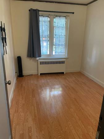 $1,300 Looking for a clean and responsible roommate in Sunnyside, Queens! (Sunnyside)63809019257475122