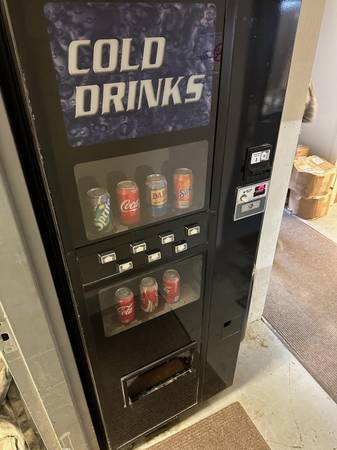 7 selection cold drink vending machine for cans and bottles 1