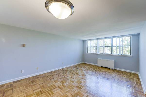 $1,100 / 1br - AUGUST IS RENT FREE - Renovated H St 1BR (H St NE)63779373711617122