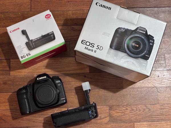 Canon 5D Mark II 1