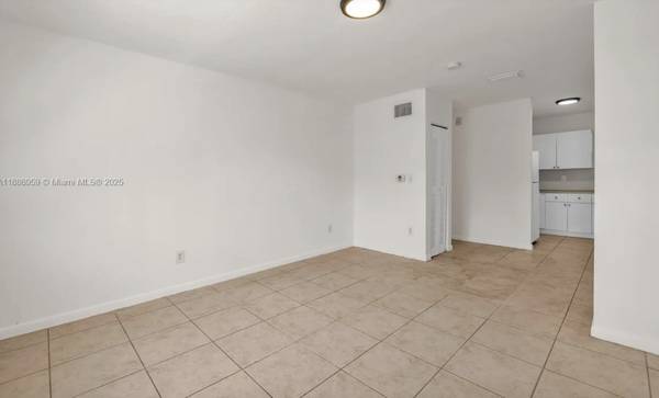 $1,500 $1500/month spacious studio close to the Design District, Miami Shores (Miami Shores)64002012166785121