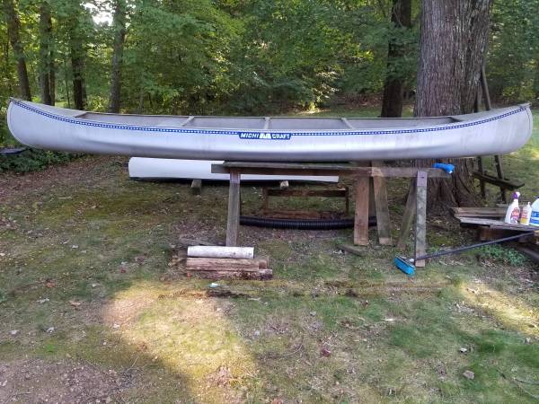 Canoe Aluminum 17ft 1
