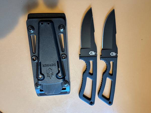 2 Gerber Ghost strike fixed blades 1