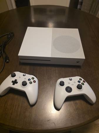 Xbox One S 1