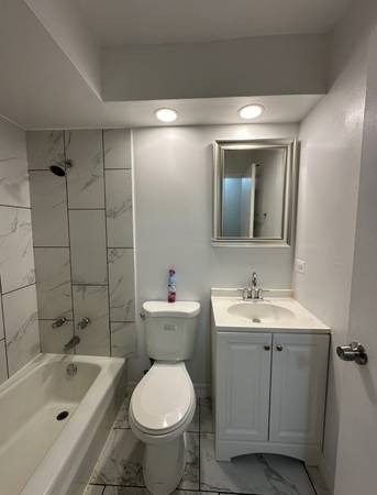 $1,400 / 1br - Rogers Park 1br with utilities included! (Rogers Park)64041810356867123