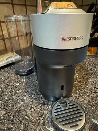 Nespresso Vertuo Pop+ Deluxe & Pods assortment 1