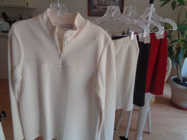 Outlander 2-Piece Outfit   Sz.M 1