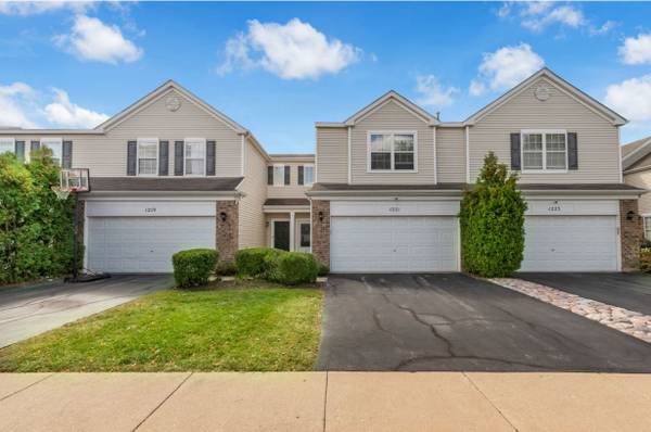 $2,950 / 2br - 1475ft2 - Beautiful Water View 2 Bedroom Townhouse >> Bonus Room>>Plainfield (Plainfield)63898734016771120