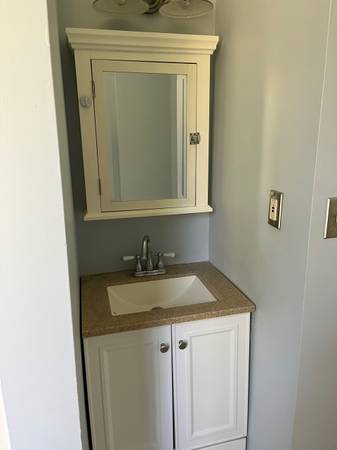 $1,375 / 1br - 1 bedroom near Lake Louise (Weaverville)64029373751937123