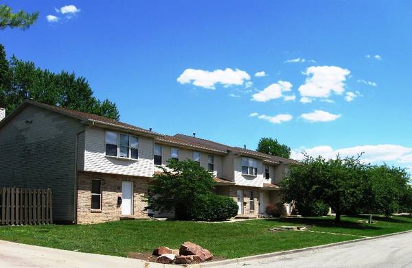 $1,170 / 2br - Adosado espacioso (1712 Rockingham)63700527461123120