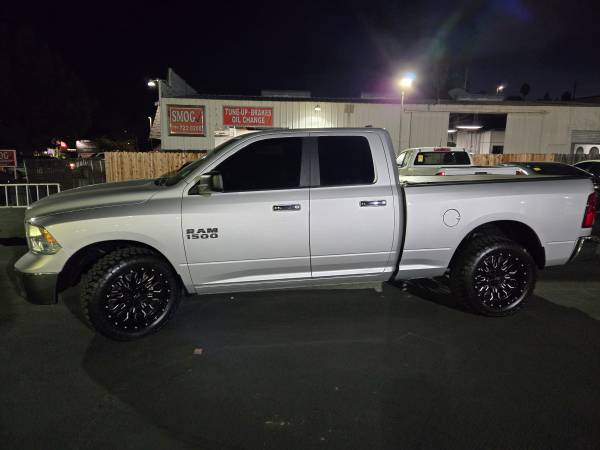 2017 RAM 1500 SLT 1