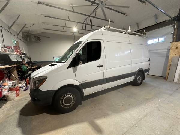 2015 Mercedes sprinter high top diesel low miles - $21,900 (NORFOLK)63615276189443120
