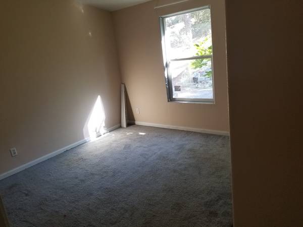 Habitación en alquiler por $800 (Auburn, Ca)64044027115393124