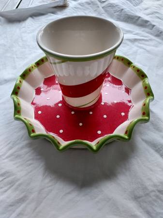 Holiday Dish - Peppermint swirl design  - snacks, candy 1