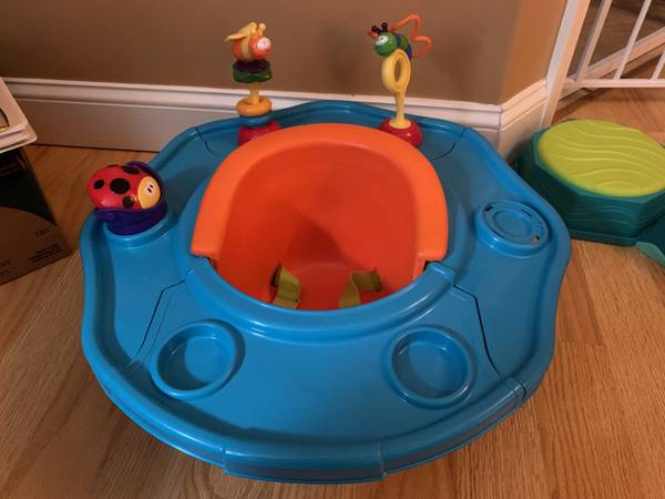 Summer Infant 3-Stage Super Seat 1