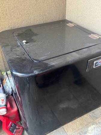 Dog house, bait tank 1