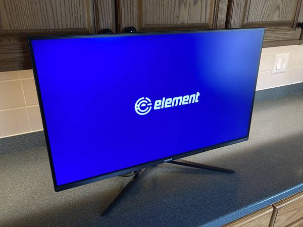 2 monitores LCD (1 x QHD, 1 x FHD) + 1 soporte para portátil - $80 (Bloomington)63471091970177120