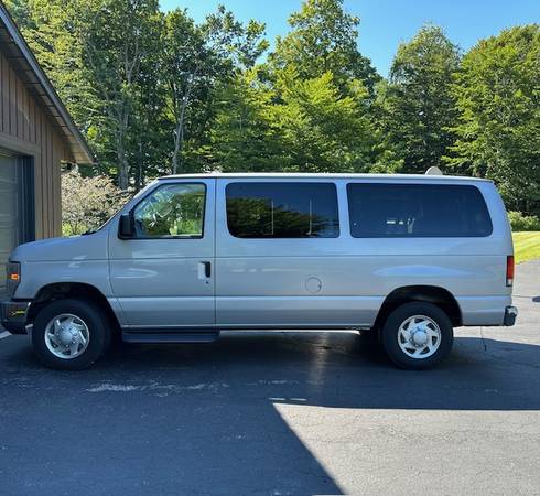 Ford Van 12 Passenger 1