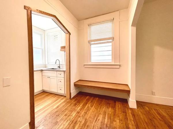 $1,968 / 1br - 700ft2 - SF 1BR Apartment | Modern Touches | Parking Included | Cat-Friendly (San Francisco)63813560055041121