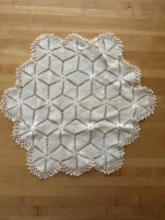 Crochet creme 12" x 14" Doily, 6-tip connected Stars 1