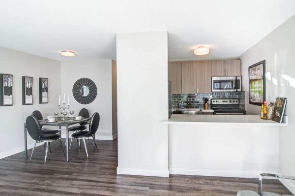 $2,050 / 1br - 683ft2 - White Quartz Countertops, Green-Friendly Community63862176542465124