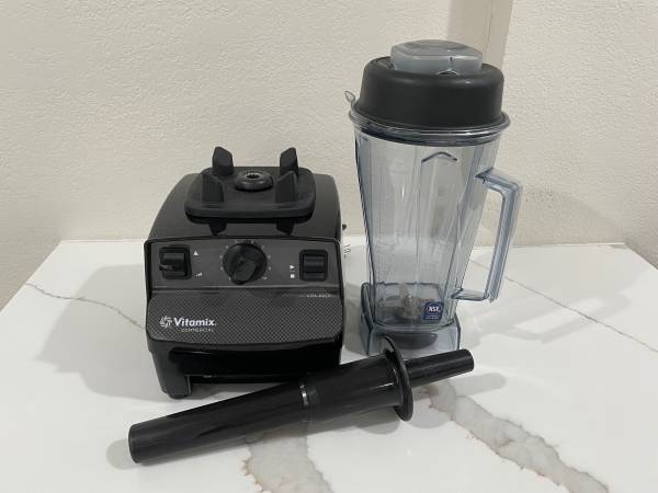 (Excellent Condition) Vitamix Commercial Vita-Prep Blender 1