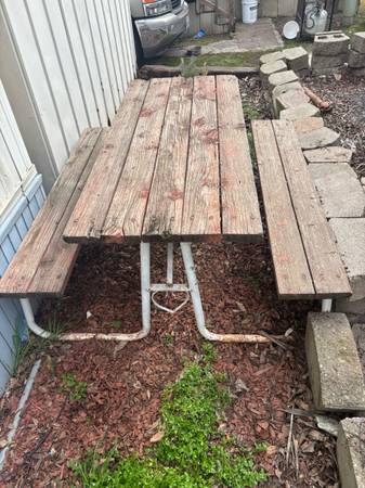 Picnic table 1