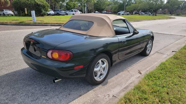 1999 Mazda Miata descapotable, 5 velocidades, restaurado - $4.950 (Clearwater)63443071297923124