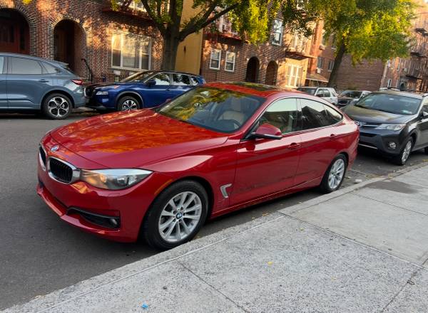 2014 BMW 328i GT XDRIVE AWD CAMERA NAVIGATION APPLE PLAY SNROOF 100K M - $8,900 (Sunnyside)63614395473025120