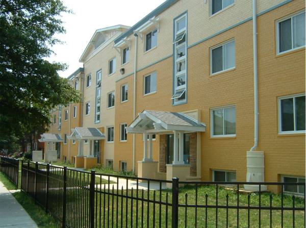 $1,699 / 2 habitaciones - 790 pies² - ¡Haz de tu hogar con nosotros! ¡Encantadora comunidad con excelente estilo! (Takoma Park)63616305030915121