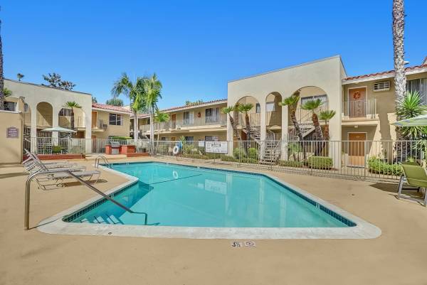 Two-Tone Designer Paint, Courtesy Patrol, Swimming Pool 1