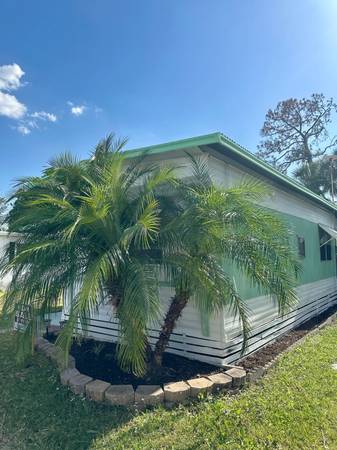 $26,000 / 1br - Waterfront Community! (Ruskin)64178774891905122