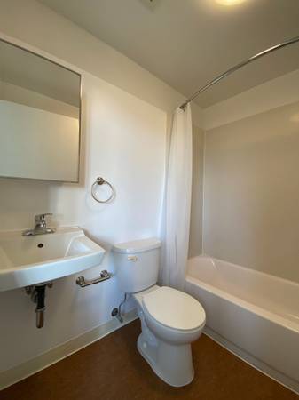 $900 / 1br - 1 BR, 1 Bath Apartment For Rent! (Los Angeles, CA)63657880301057124