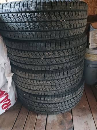 Blizzaks 265/70/17 load range  E 1