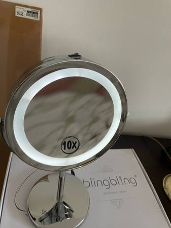 Espejo de aumento para maquillaje - $10 (Nueva York)63471423220353123