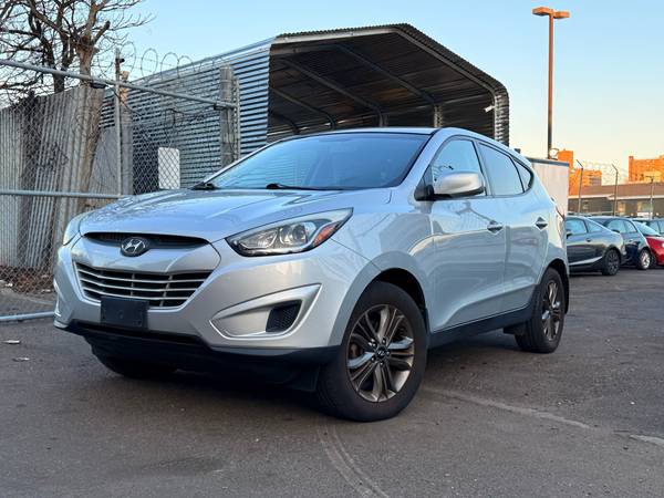 2015 Hyundai Tucson GLS 101k Clean CarFax - $5,950 (Brooklyn)63654718405891120