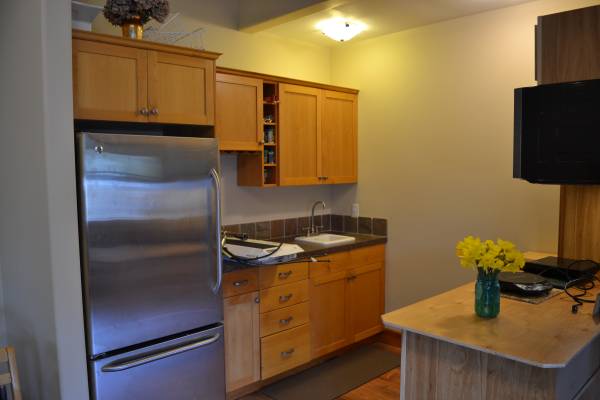 $850 / 1br - 300ft2 - Room for rent in nice, big Sehome Hill home (Bellingham)63509570649219123