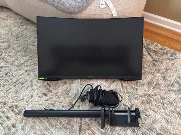 Samsung 27in monitor with desk stand 1