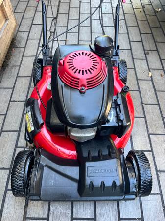 21” TroyBilt Self Propelled Lawn Mower 1