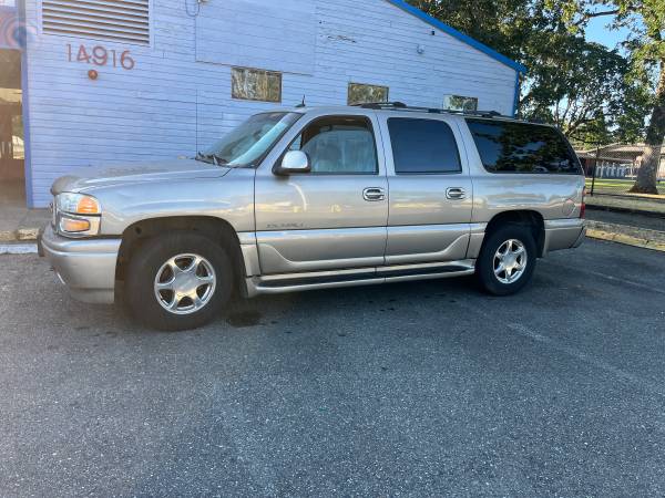 2002 GMC Yukon Denali XL 1500 - $3.300 (Lakewood)63470589307521120