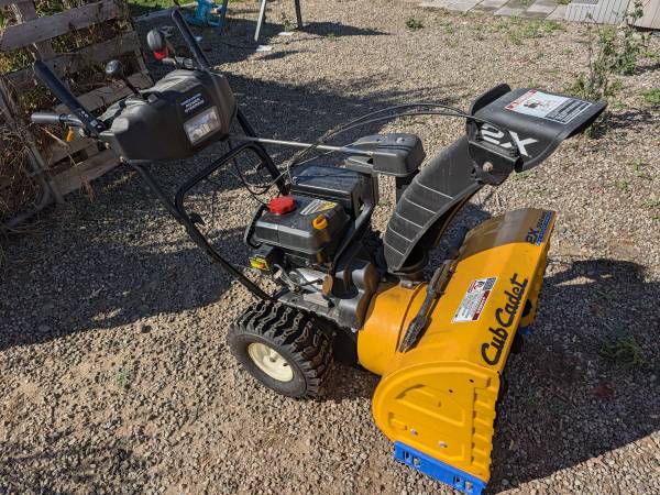 Cub Cadet 2x 524 SWE snowblower with Electric Start and Power Steering 1