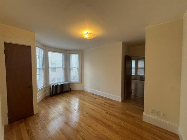 $2,700 / 1br - 381 Harvard Street (Cambridge)63699469180035123